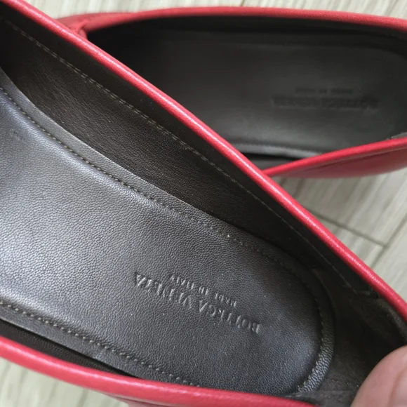 Bottega Veneta Women's Red Leather - Picture 8 of 10